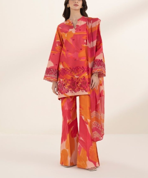 Embroidered Lawn Suit with Digital Silk Dupattav