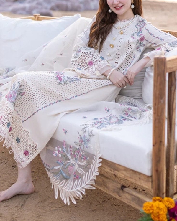 2K25 Luxury Lawn 3PC Embroidered Suit with Organza Dupatta & Luxury Patches - Image 2