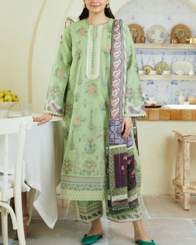 2K25 Luxury Lawn 3PC Embroidered Suit with Diamond Dupatta