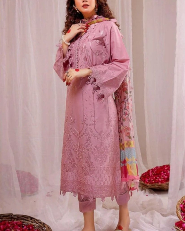 2K25 Luxury Lawn 3PC Embroidered Suit with Diamond Silk Dupatta