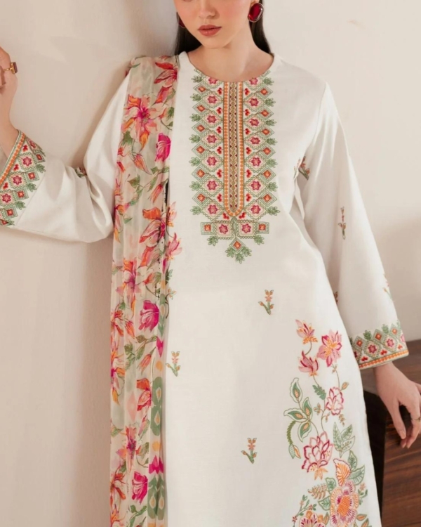 2K25 Luxury Lawn 3PC Embroidered Suit with Tarkashi Diamond Dupatta - Image 2