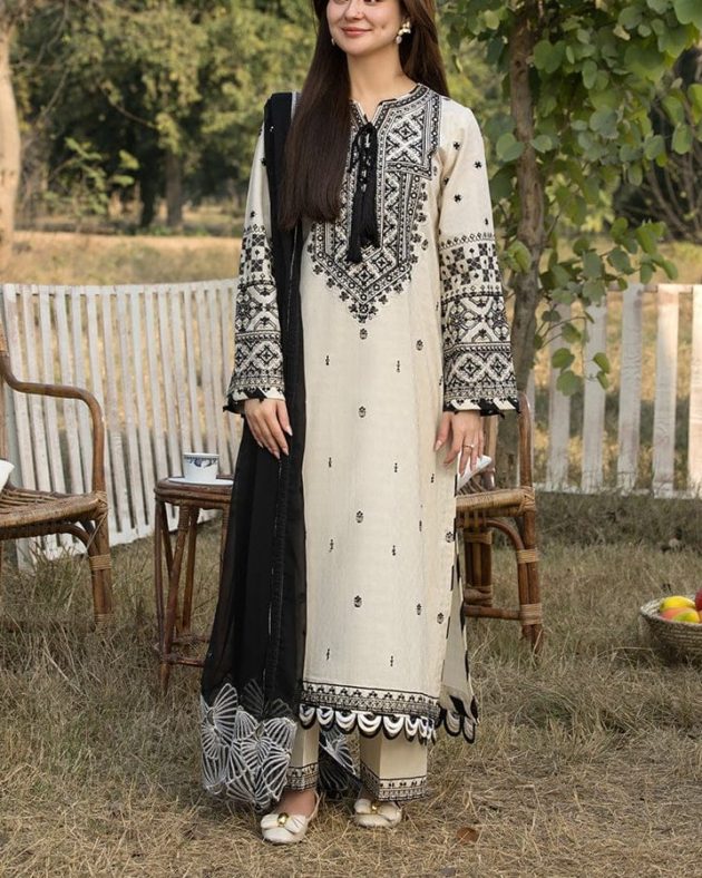 2K25 Luxury Lawn 3PC Embroidered Suit with Chiffon Dupatta