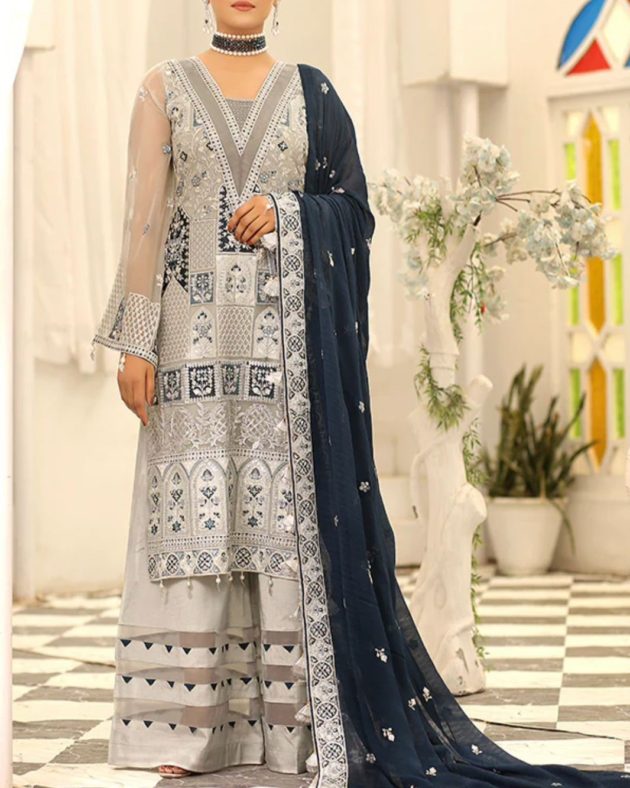 2K25 Luxury Lawn 3PC Embroidered Suit with Chiffon Dupatta