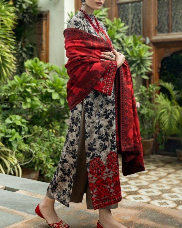 2K25 Summer Lawn 3PC Suit with Chiffon Dupatta & Shanil Embroidery - Image 2
