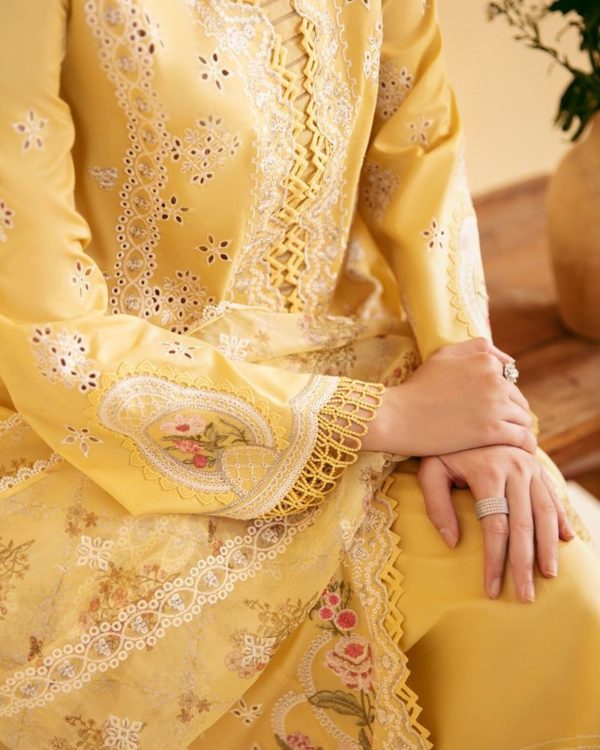 2K25 Premium Lawn 3PC Suit with Organza Dupatta - Image 2