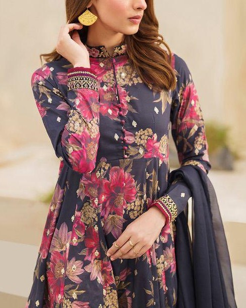 Lawn Digital Suit - Image 4