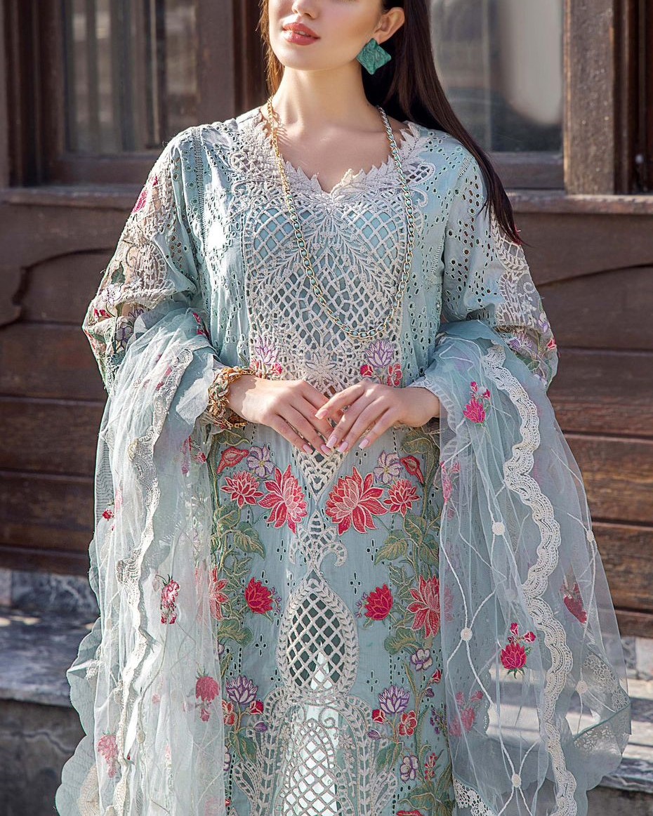 Lawn Chikankari Suit - Image 4