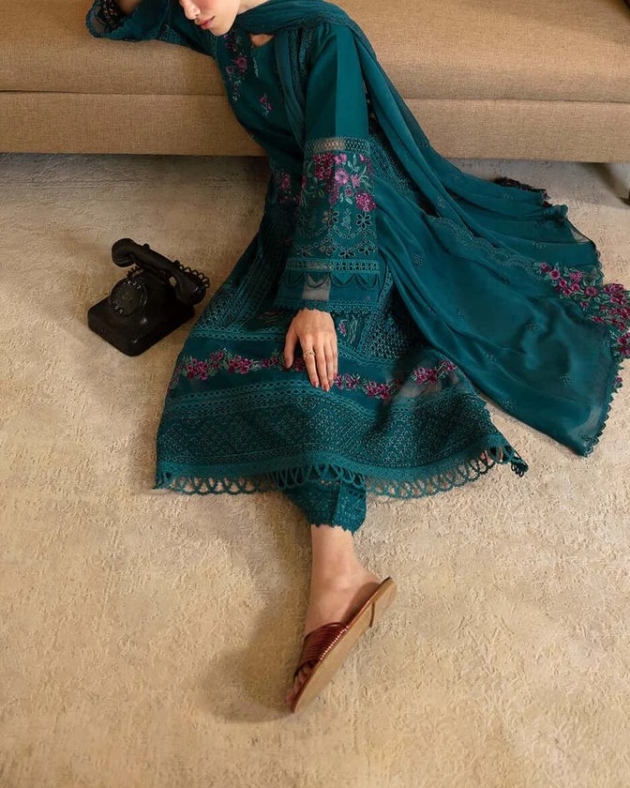 Lawn Chikankari Suit